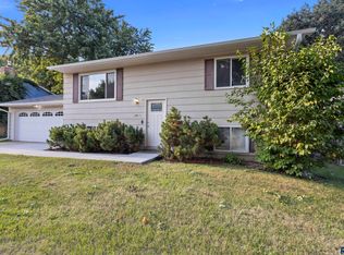 5912 W 37th St, Sioux Falls, SD 57106