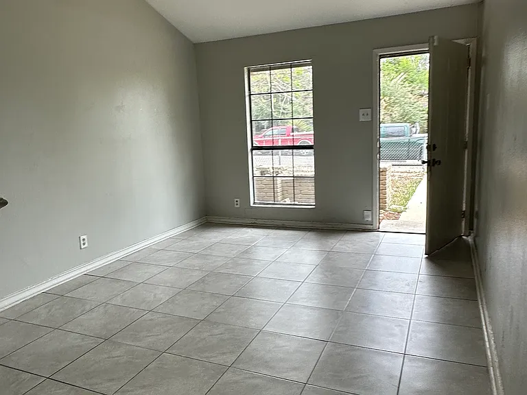 5943 Fairmeade Dr — Photo 11