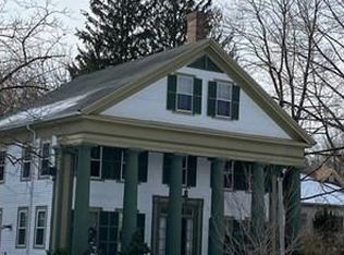 31 Pleasant St, Barre, MA 01005