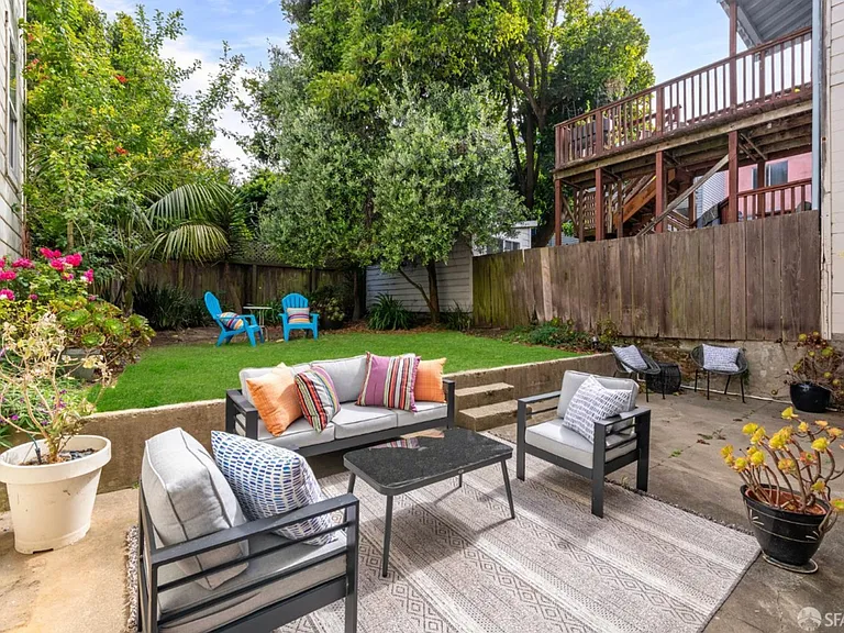 2677 Sutter St — Photo 12