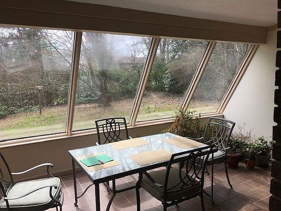 4th image of 4955 Red Oak Dr