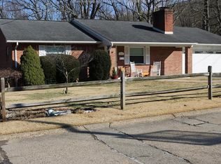 1407 Princess Dr, South Charleston, WV 25309