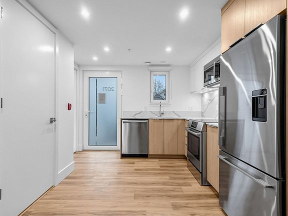 5th image of 2071 E 1st Ave