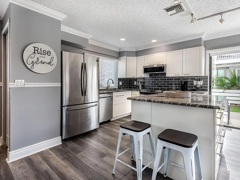 324 W Pine St #11 — Photo 5