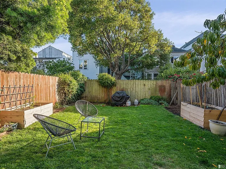 shared yard