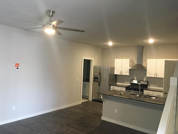 3rd image of 2200 Buena Vida Ln