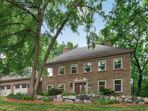 18401 Beaverwood Hl, Minnetonka, MN 55345