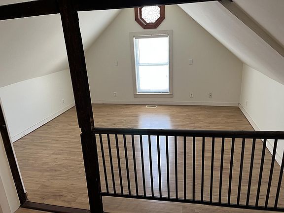5th image of 70 Regent St