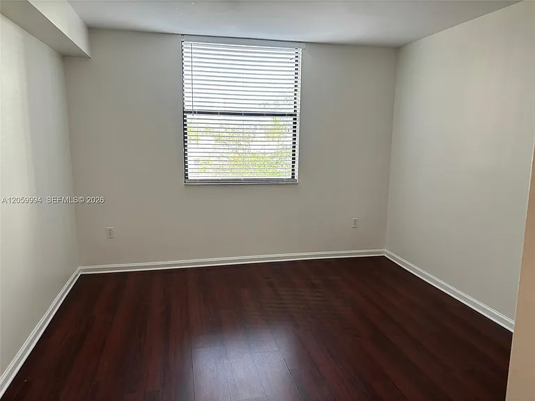 1919 Van Buren St #414A — Photo 9