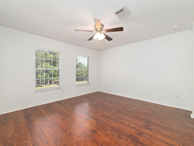 2618 Bridgestone Park Ln — Photo 43