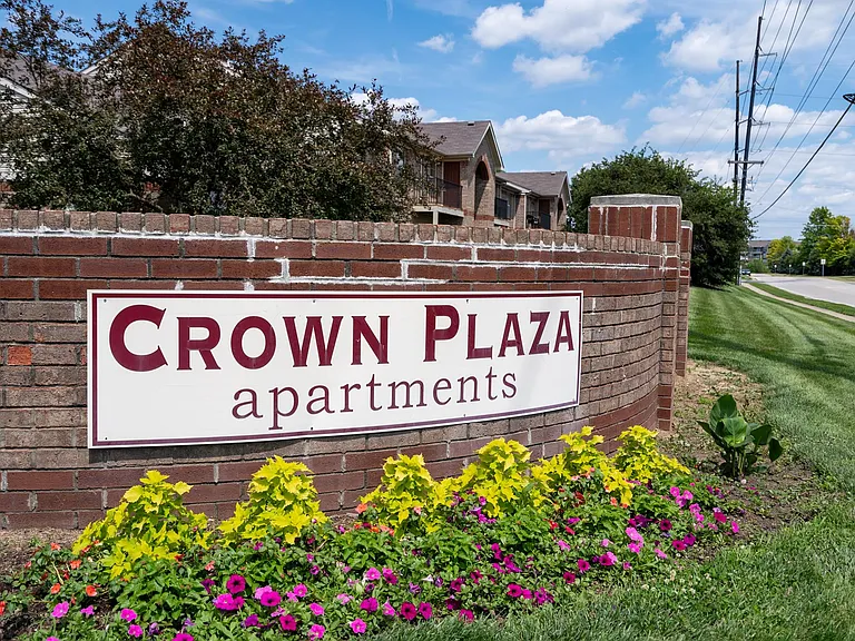 Crown Plaza — Photo 39