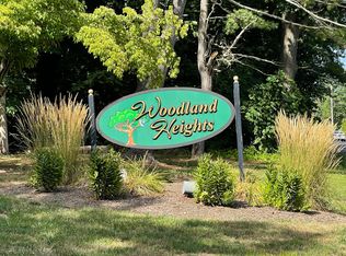 84 Woodland Dr #84, Cromwell, CT 06416