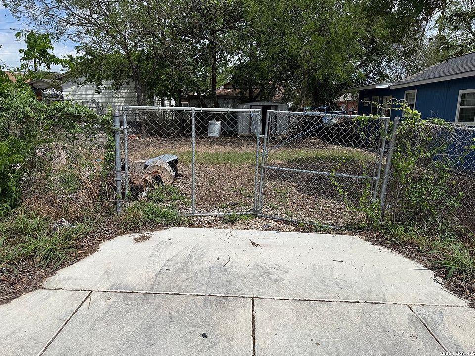 2nd image of 113 ROUNDS ST LOT E