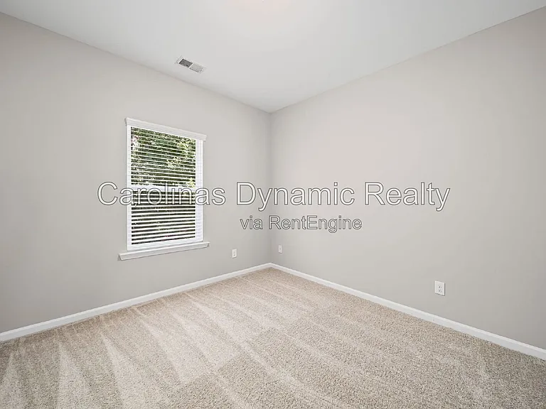 1912 Madeira Cir — Photo 15
