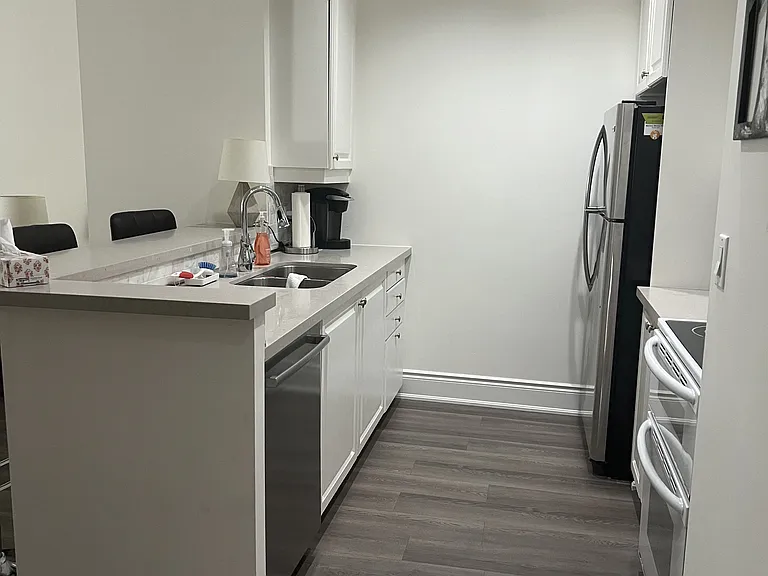 102 Bloor St W #305 — Photo 5
