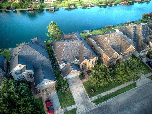 2nd image of 2239 Alassio Isle Ct