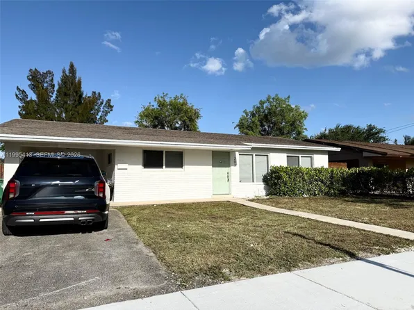 207 SW 12th Ave, Dania, FL 33004