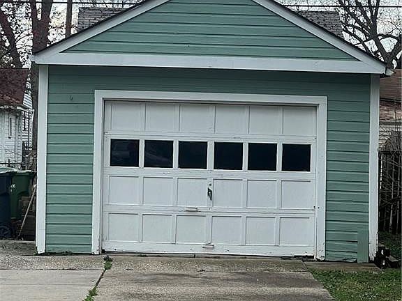 3rd image of 1022 Hugo St