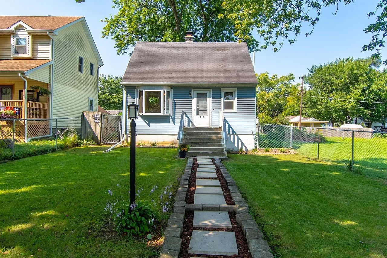 319 Marigold Pl photo 1