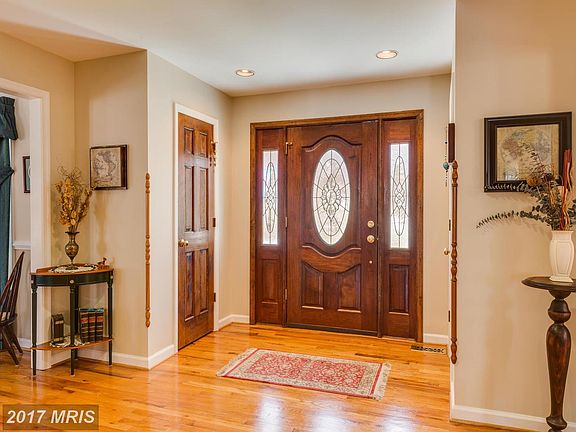 4th image of 213 Twin Lake Dr