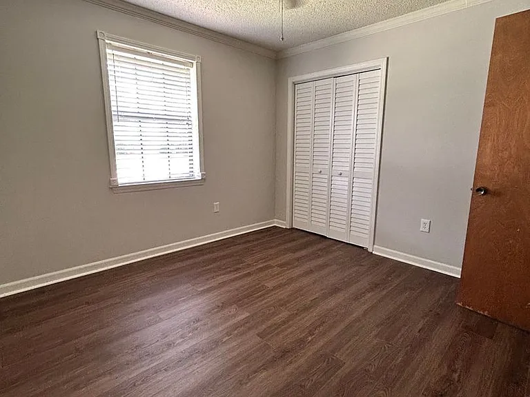 1138 Brookhollow Dr — Photo 16