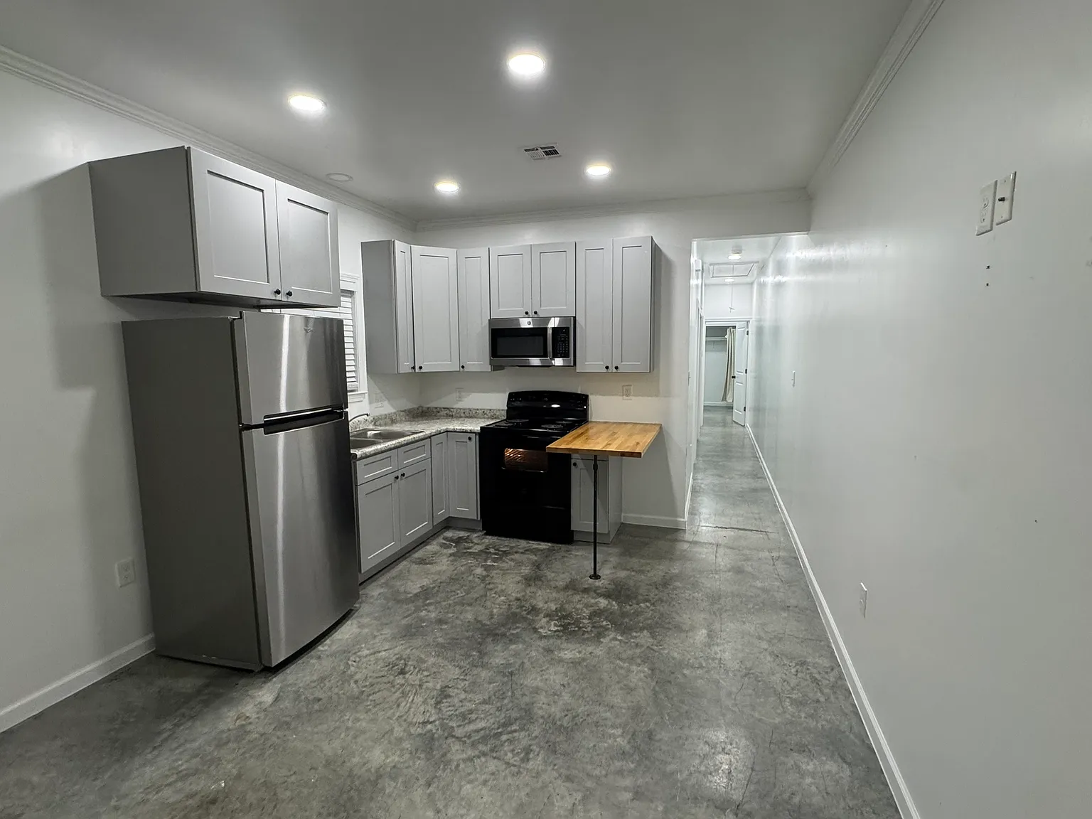 2 bed, 660 sqft, $1,630 — Photo 2