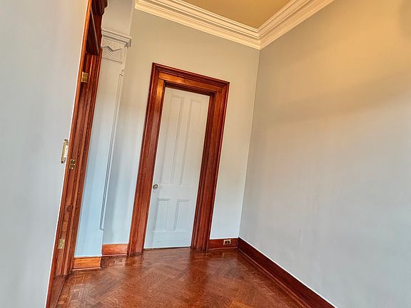 4th image of 111 Mac Donough St #2