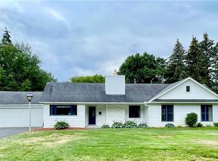 8377 Kimberly Rd, Williamsville, NY 14221