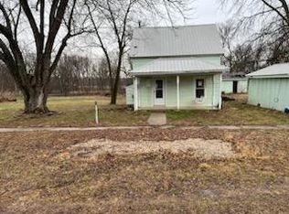 516 3rd St, Lane, KS 66042