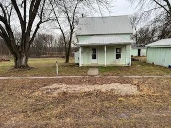 516 3rd St, Lane, KS 66042