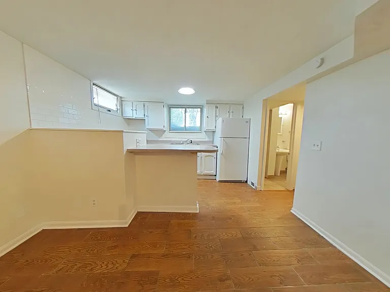 2917 Jackson St — Photo 3