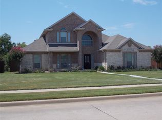 808 Lakewood Dr, Kennedale, TX 76060