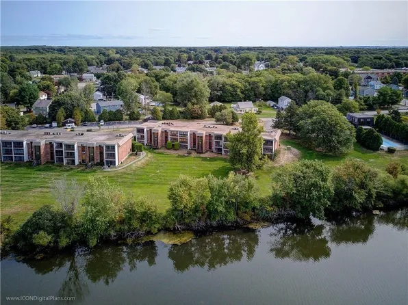 510 Child St APT 104B, Warren, RI 02885