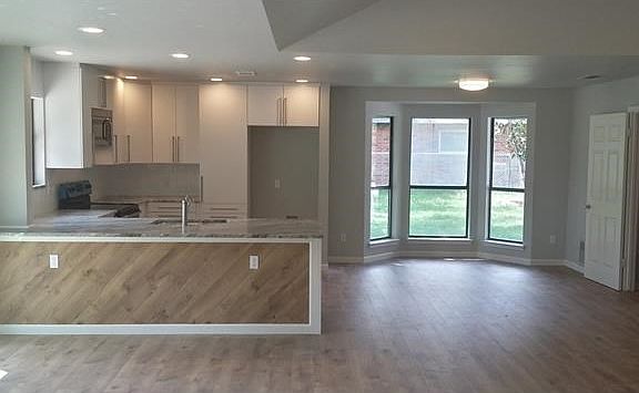 3rd image of 3705 Peach Vista Dr