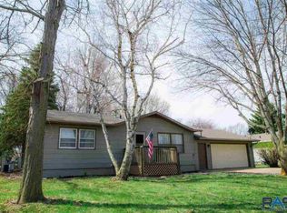 603 E Maple St, Harrisburg, SD 57032