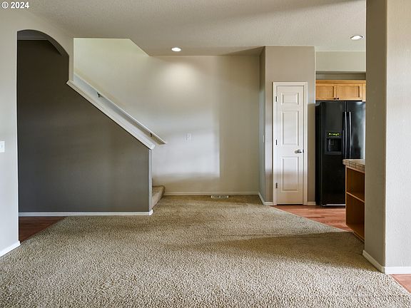 5th image of 1232 SE Roundelay St