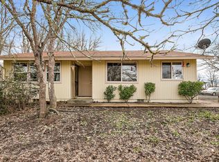 664 Hillandale Cir, Eagle Point, OR 97524