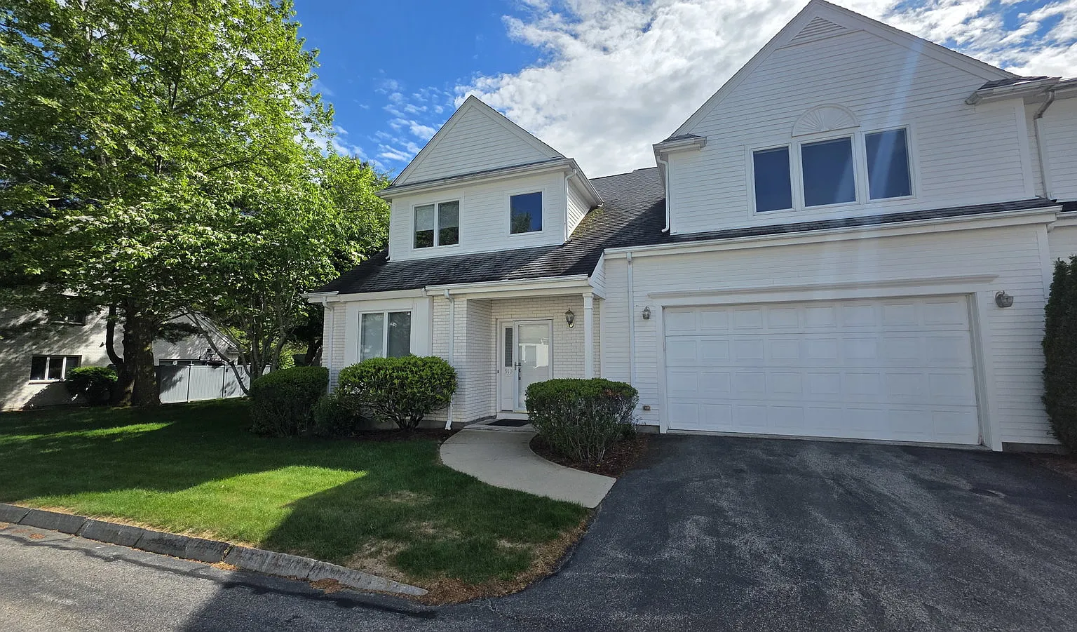 3 bed, 2.5 bath, 2500 sqft, $6,500 — Photo 2