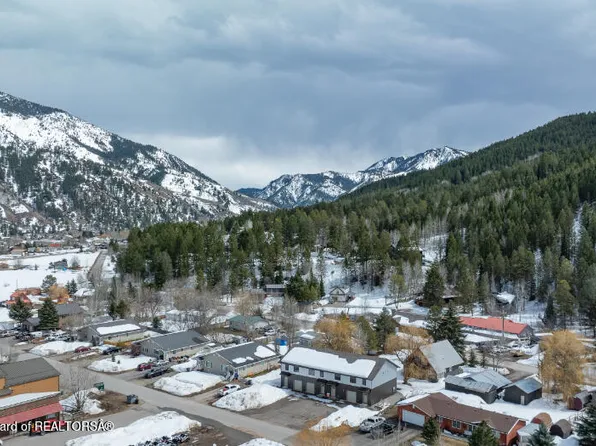 161 Alpine Dr, Alpine, WY 83128