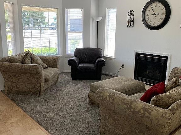 3rd image of 1342 E Oasis Cir