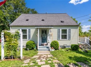 7084 Versailles Rd, Derby, NY 14047