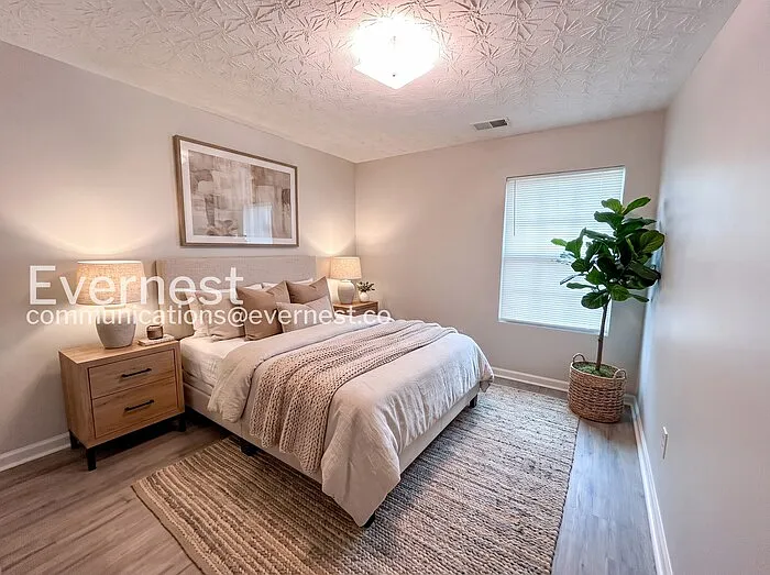 5604 Windfall Ln — Photo 3