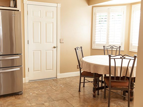 5th image of 1112 Escalante Dr