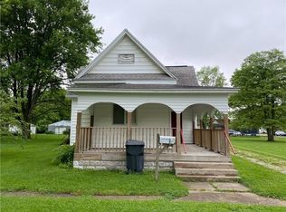 703 SW 1st St, Casey, IL 62420