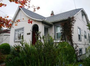 7320 15th Ave NW, Seattle, WA 98117