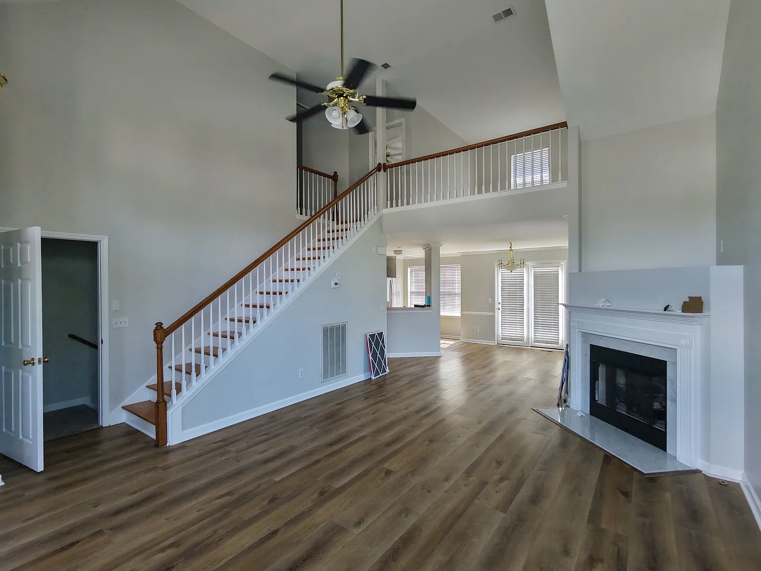3 bed, 2.5 bath, 1975 sqft, $2,295 — Photo 3