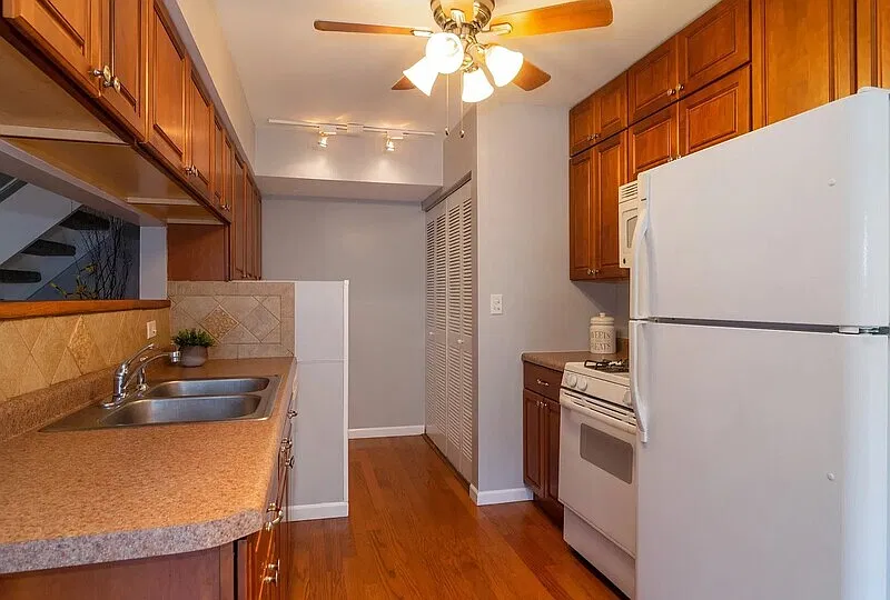 2 bed, 1.0 bath, 900 sqft, $1,493 — Photo 4