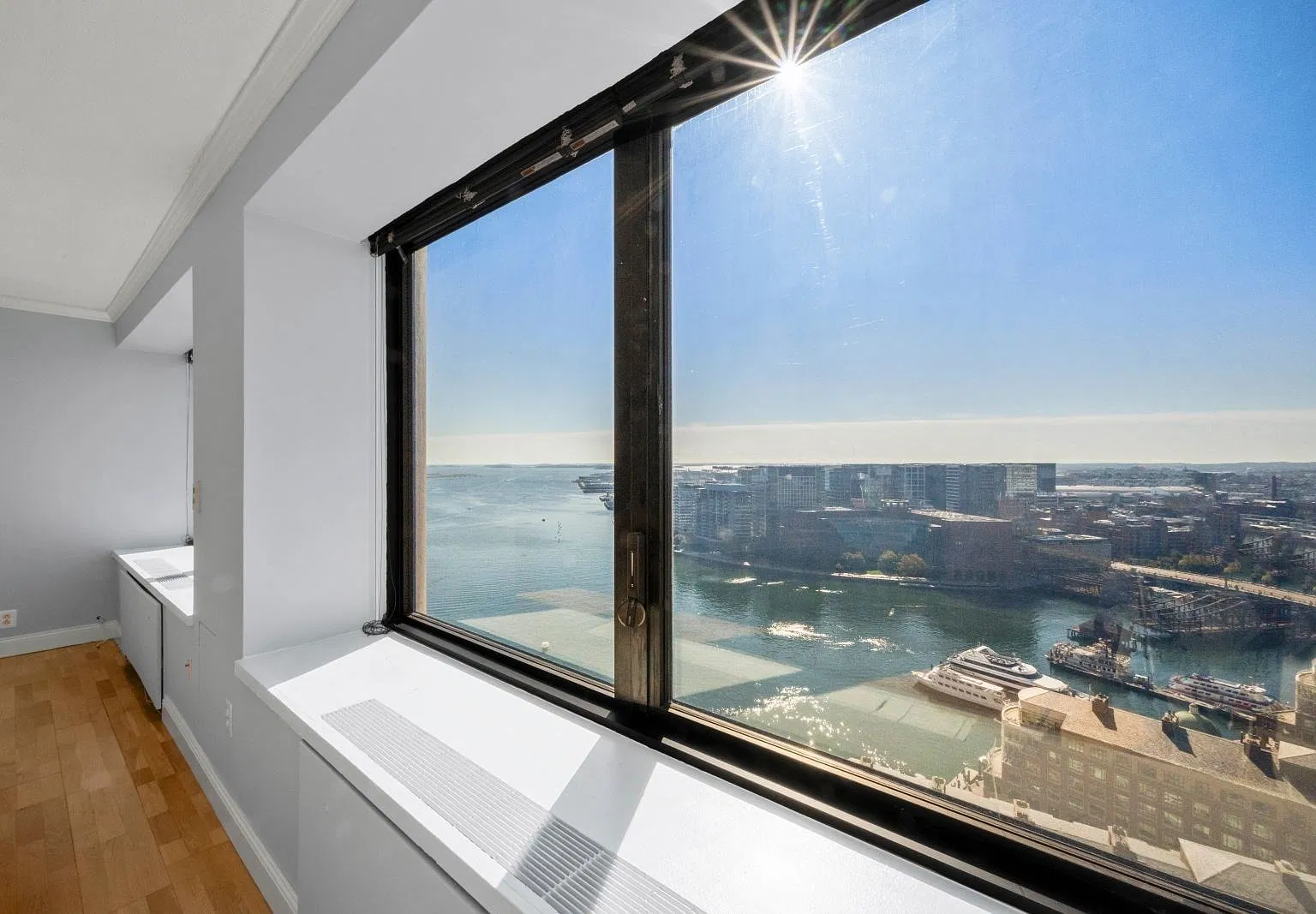 1 bed, 1.0 bath, 870 sqft, $3,000 — Photo 1