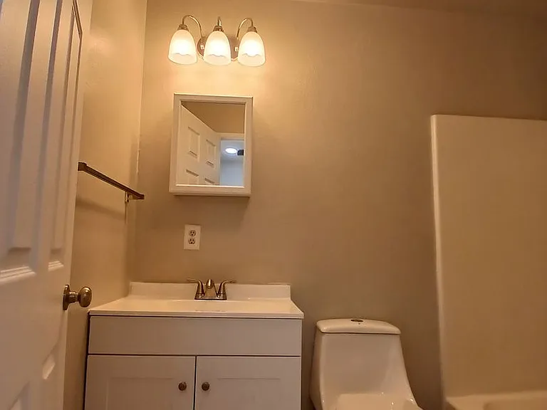 357 W Magnolia St — Photo 5