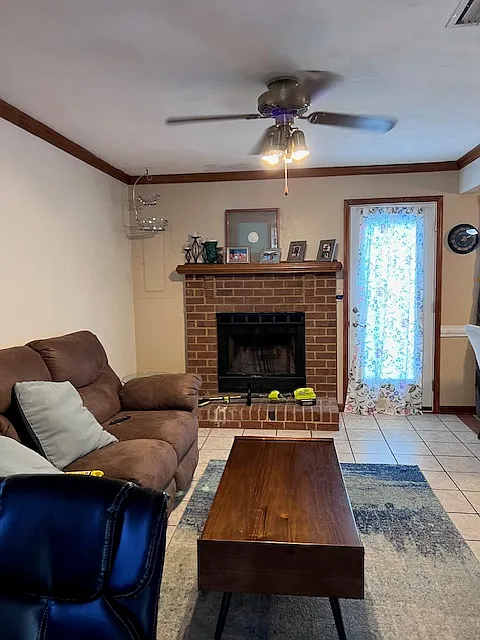 3 bed, 2.5 bath, 1480 sqft, $2,200 — Photo 3